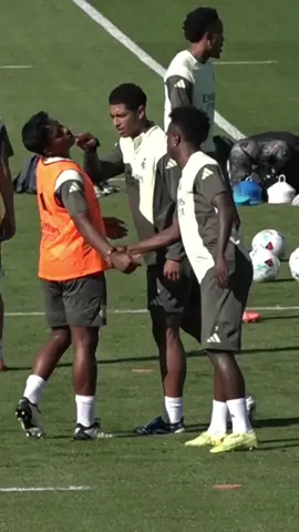 Vini e Bellingham🤝Endrick #realmadrid #realmadridcf #bellingham #endrick #viniciusjunior 