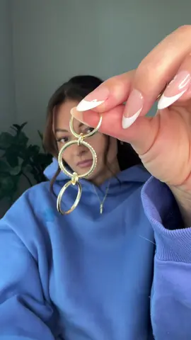 I love these rings 😏✨ #ringstack #goldjewelry #goldring #pavoijewelry 