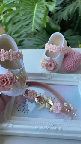 ✨Um charme nos primeiros passinhos! 👣💖 Essa sapatilha delicada com flores e pérolas vai deixar sua princesa ainda mais linda! 🌸👑 #ModaBebê #LookDePrincesa #ShopeeAchadinhos #Maternidade #MamãeCoruja