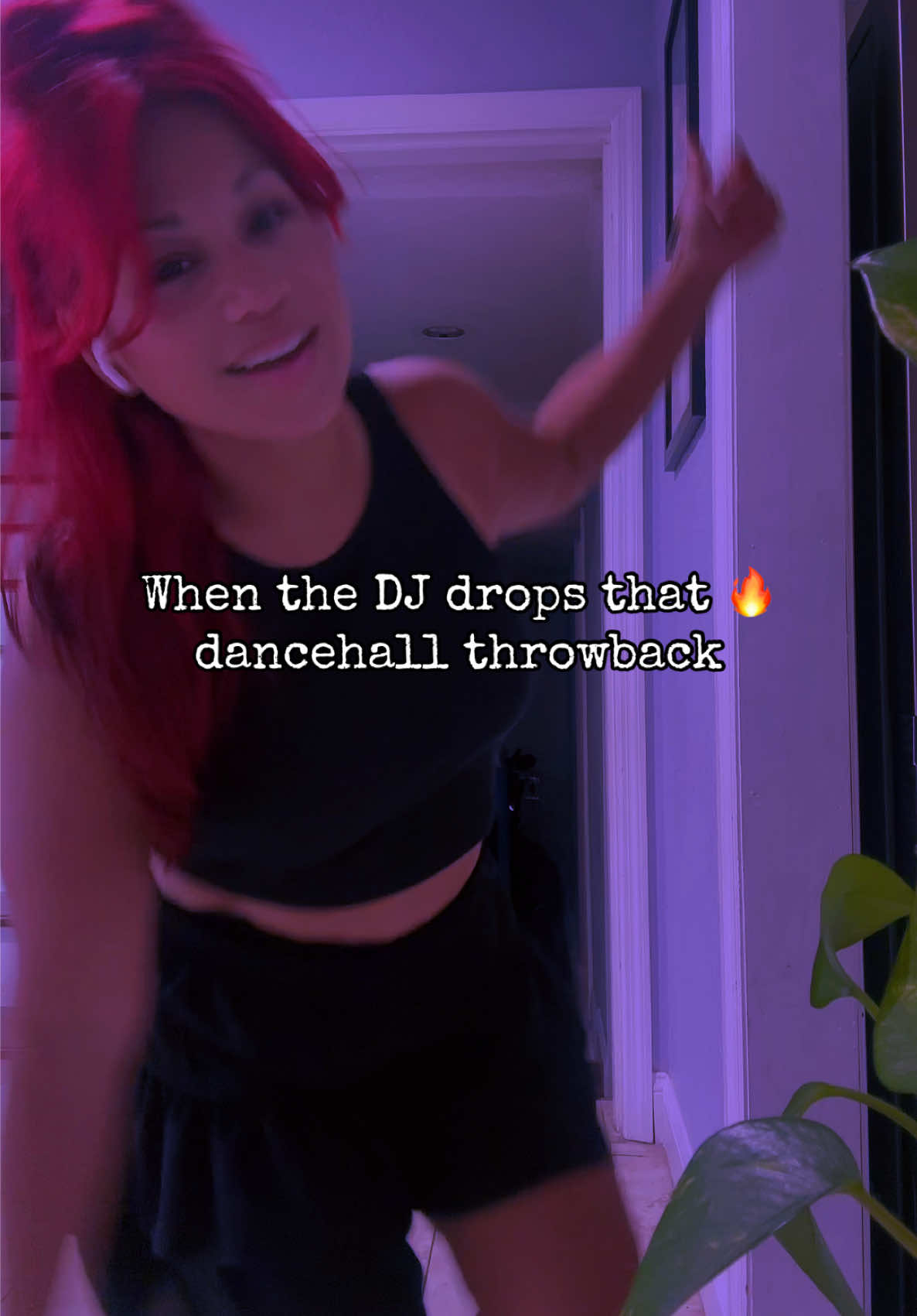 Full on weekend mode, house party for 1! 😝 That @DON DURO mix is 🔥, bringing all the vibes!! #dance #90sdancehall #throwback #viral #millennialsoftiktok 