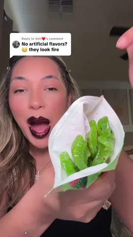 Replying to @Vett❤️ that’s right NO artificial anything! Real fruit 🥝 real sour 🫠 #finalboss #sourcandy #realfruit #watermelonkiwi #tiktokshopcreatorpicks 