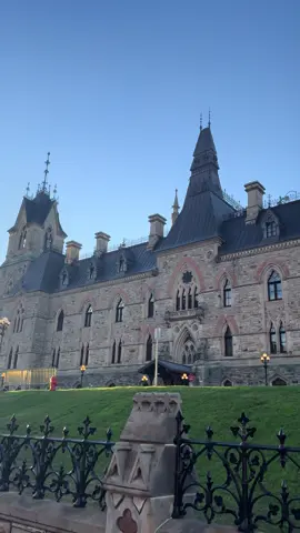 Parliament Hill🇨🇦🍁Very Nice View #canada_life🇨🇦 #ottawacanada #ottawaontario #canada🇨🇦 #Ottawa #ottawa #parliamenthillottawa #canadatiktok 