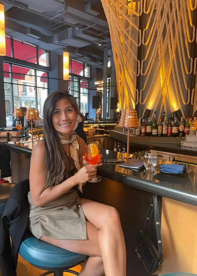 Good heart always win  🍹 Drink recommendations: #aperolspritz  🌇 Bar atmosphere: #quiet  🧃 Signature cocktails: #scarf #hermes 