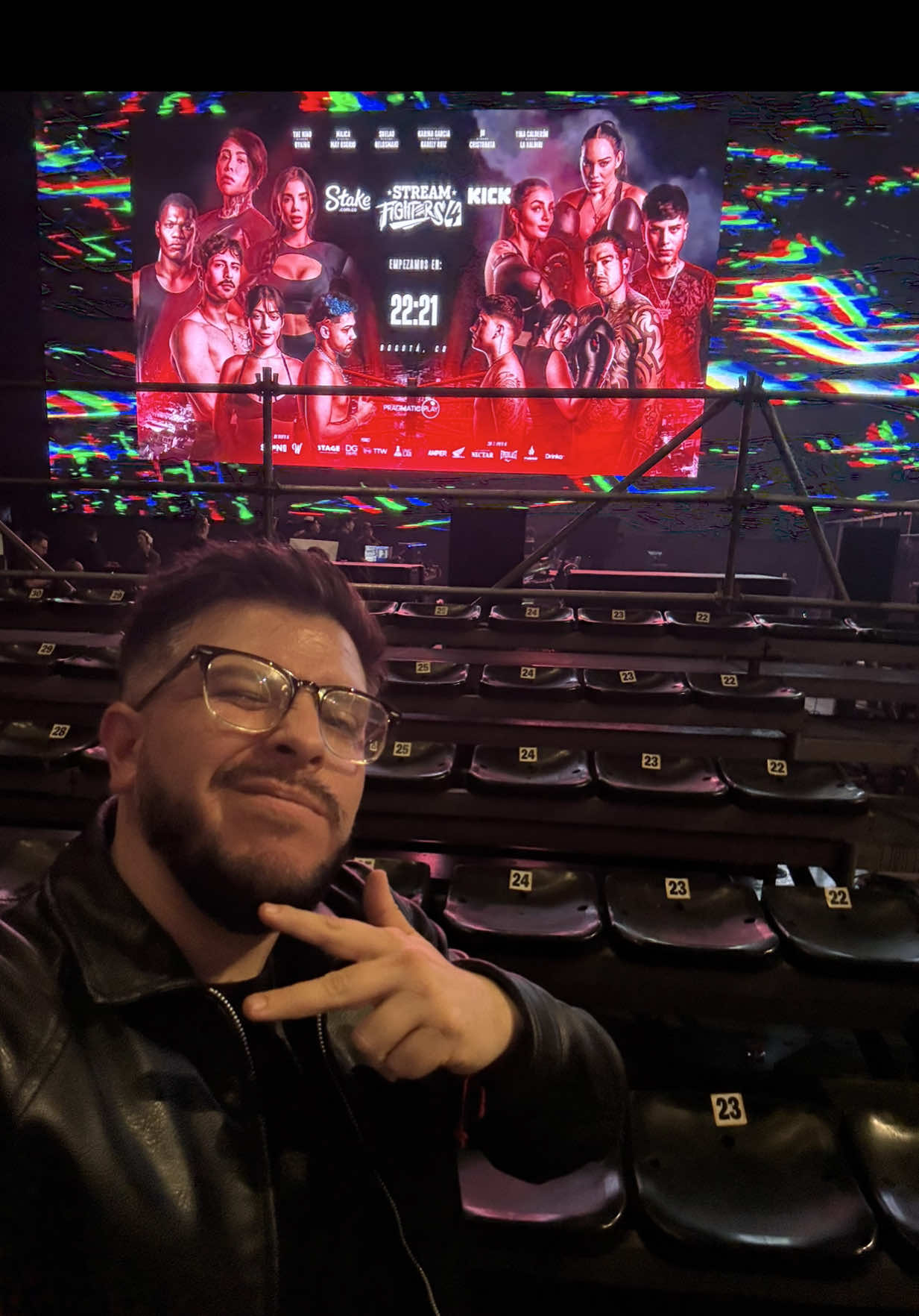 Los peleadores que mejor y peor caen de #streamfighters4 en el Coliseo MedPlus ¿quién será? Dejen en comentarios #westcol #streamfighters #streamfighters4