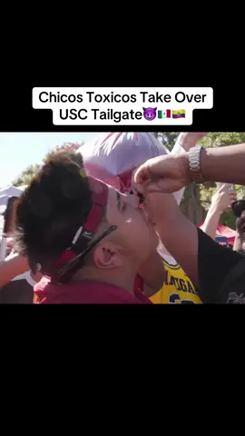 That’s how we do it🇲🇽🇪🇨🙌 #latinos #mexicans #tailgating #collegelife #chicostoxicos 