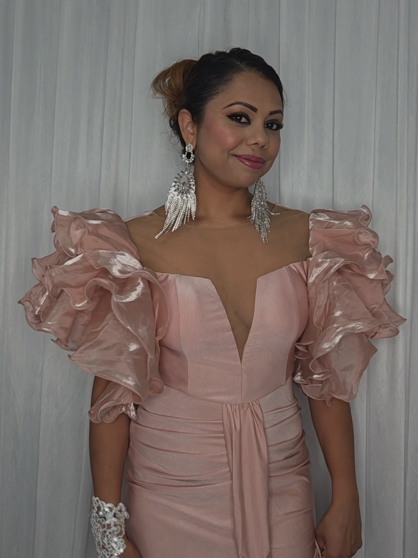 Sometimes you have to keep showing up for yourself even if the road is rough... Sucess takes alot of handwork..  keep pushing through.. as if you Dont progress  you will be stuck forever.. Keep Striving and keep moving .. #makeupartist  #fashiontok  #BeautyTok  #mua  #fyp 