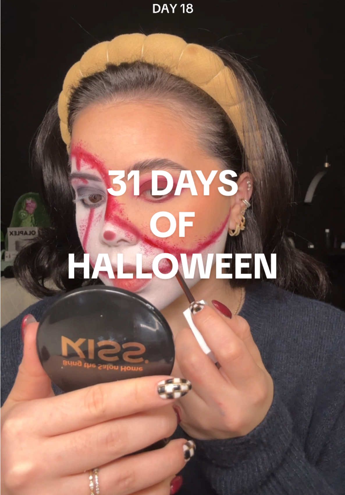 Day 18 of 31🤡♥️ #easyhalloweenmakeup #maquillajefacilhalloween #maquillajepayaso #clownmakeup #halloweenlook @elfcosmetics @Haus Labs @Huda Beauty @Maybelline New York PH @KISS Lashes @Mehron Makeup @Ace Beauté Cosmetics @ONE SIZE BEAUTY 