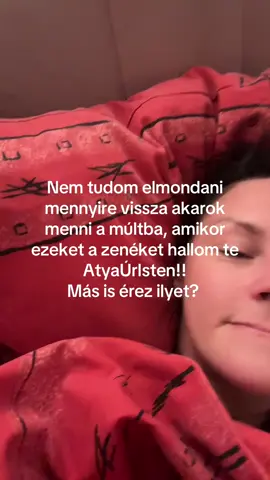 Hihetetlen a zene milyen érzéseket képes kivátani!!!! 