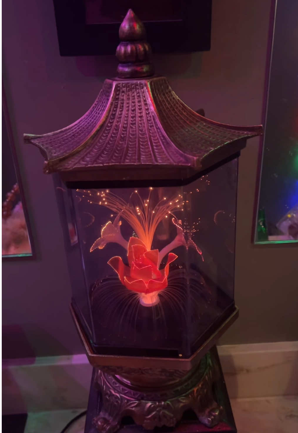 found this beautiful vintage 1980s fiber optic lamp today and it fits wonderfully in my bathroom #1980s #vintage #vintagelamp #thrift 