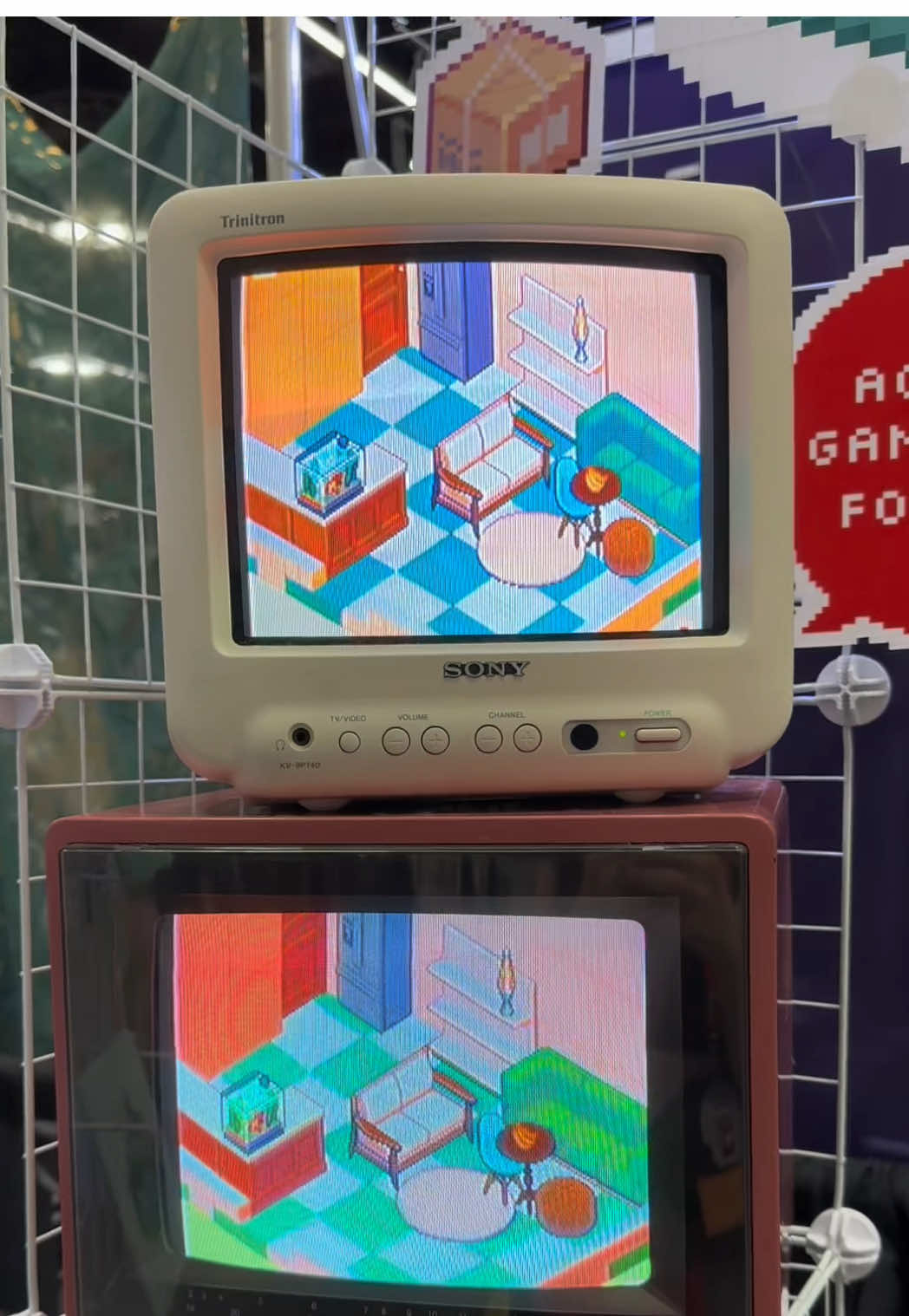 Having a great time playtesting pixome at portland retro game expo! Come say hi and give it a try! #indie #pixelart #indiegame #indiegamedeveloper #indiegamestudio     @retrogamingexpo