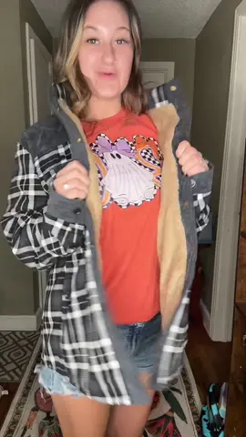 Layer season is here 🍂 This corduroy plaid jacket nails that rugged-meets-cozy vibe — warm sherpa inside, smooth quilted sleeves, and built to last. #MensFallFashion #CorduroyJacket #PlaidStyle #ColdWeatherOutfit #TikTokShopBlackFriday