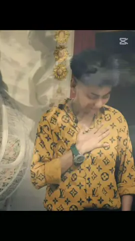 সব কষ্ট লুকিয়ে রাখতে জানে সে