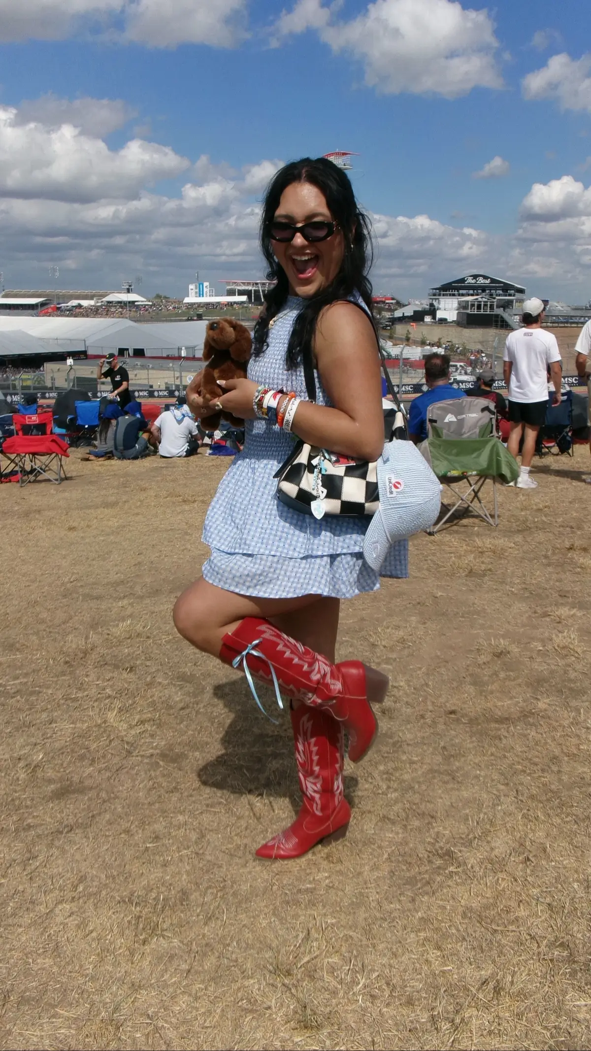 Leo, we’re not in Kansas anymore🌪️ merry USGP day 2. • • • • #emilytalksusgp #usgp #cota #f1 #austintx 