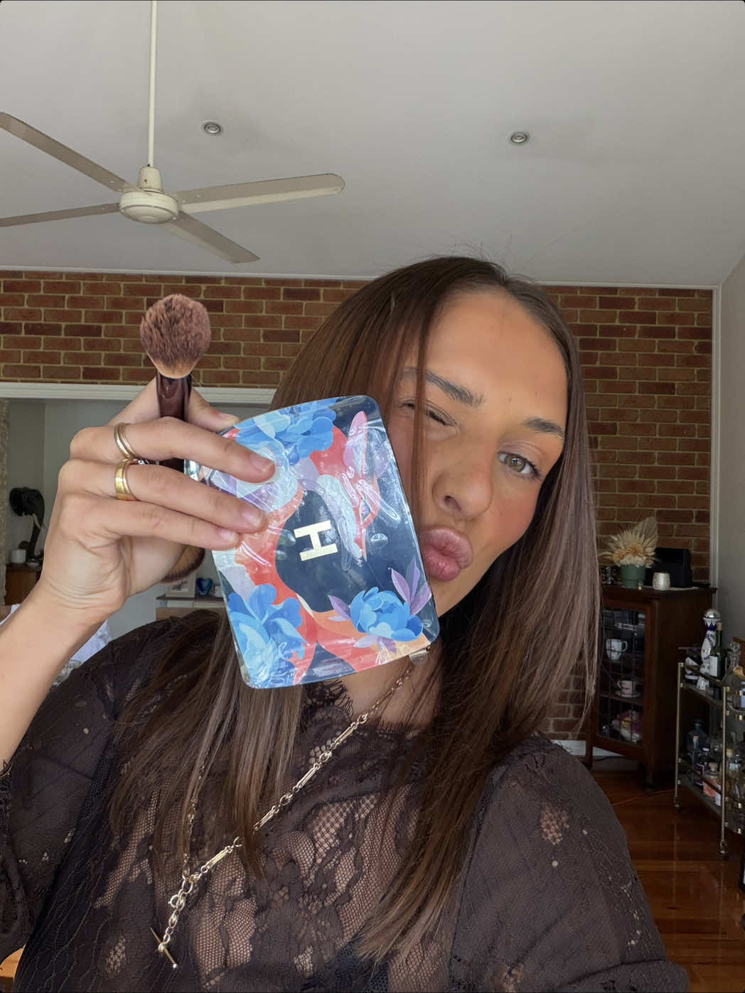 Watch me crash out over how good this Hourglass fox palette is🦊  @MECCA @Hourglass Cosmetics  #hourglassbody #mecca #mecca #meccahaul #hourglass 