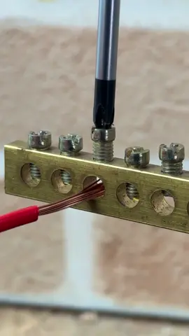Eletricista vai ensinar um método seguro para evitar mau contato #tecnica #reels #dicas #tools #DIY