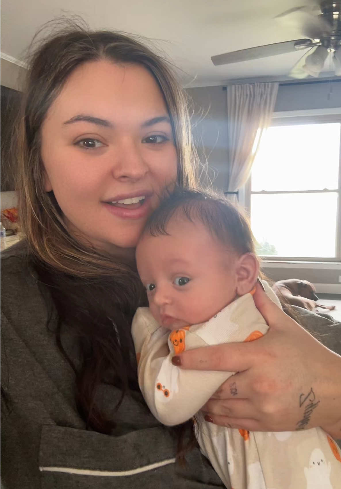 Come spend a Friday with us!!! #MomsofTikTok #firsttimemom #momtok #newbornlife #ditl 