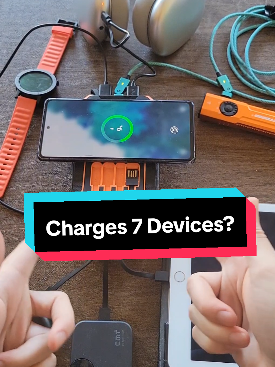 This is the ultimate solar charger power bank for your outdoors lover as it can easy charge up to 7 devices!⚡️ It makes a great gift or get your own while they are still on limited time sale right now with free shipping! 😍 #powerbank #solar #solarpower #charger #phonecharger 