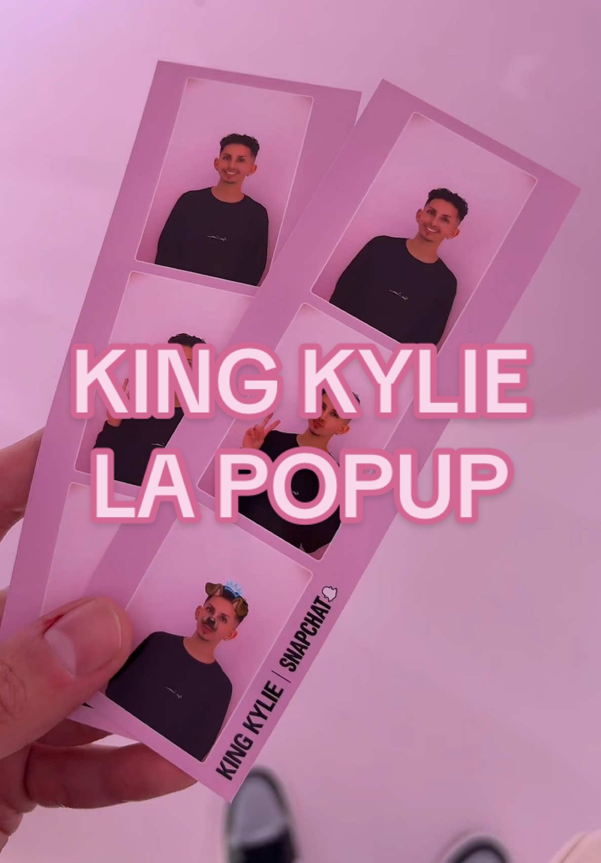 Had so much fun At the @Kylie Cosmetics popup !!! Got so many free goodies too 😍 @Kylie Jenner      #kyliejenner #kyliecosmectics #kingkylie #losangeles #fyp