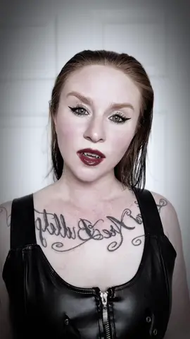 Are you okay? What happened? #vampire #vampirequeen #vampiregirl #queenalphajen #cosplay #cosplayer 