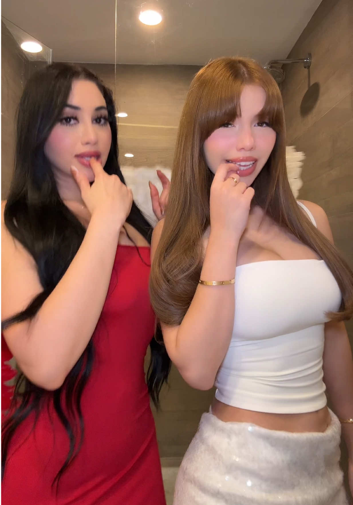 ❤️🤍
