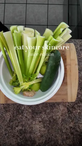 What you put in your body is just as important as what you put on it. As a nurse practitioner, here’s how I eat my skincare: juice edition! Ingredients: • Lemon • Apples • Cucumber • Ginger • Celery Will you be trying this? Juicer: @Breville  #eatyourskincare #SkinCare101 #nutrition #healthyjuice #juicerecipe 