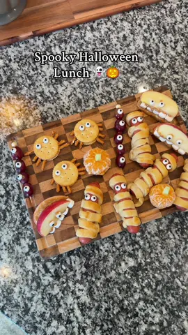 My kids were obsessed #halloween #halloweenlunch #halloweenlunchideas #halloweensnacks #halloweenfood 