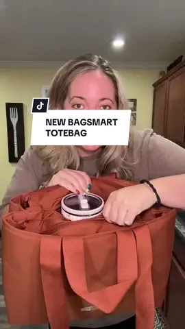 A tote bag that has a place for my big tumbler is a no brainer buy for me!!! @BAGSMART #bagsmart #bagsmarttote #totebag #traveltote #worktote 