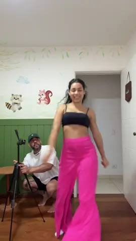 Eu amo ver ela dançar 