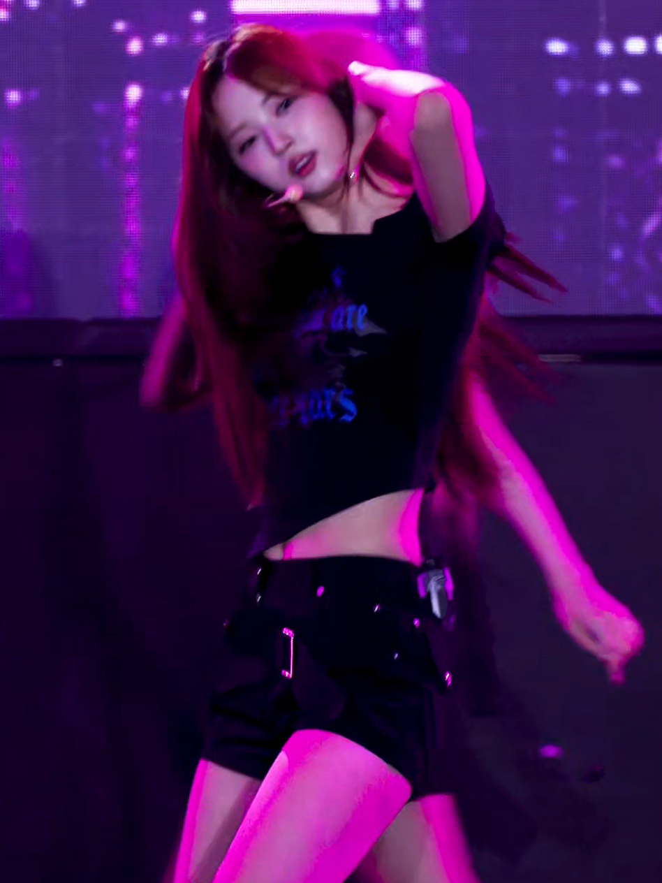 Jiwoo #tripleS #트리플에스 #jiwootriples #leejiwoo #triplesarmpit 