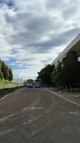 #enellente📸✨  #labuenaparaelparcero🙏🚚✨  #dobletroquescolombia  #lacaravana  #modoazaroso  #derramandoestilo  #sigueme_y_te_sigo   #lomasviraldelmomento  @Castro trucks 257🚀🍀💸 @edwin.ruiiz10  @OLD STYLE 💎🇨🇴  @Andrés Truck C Como Sería 