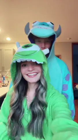 aw yay #costume #monsterinc #fyp 