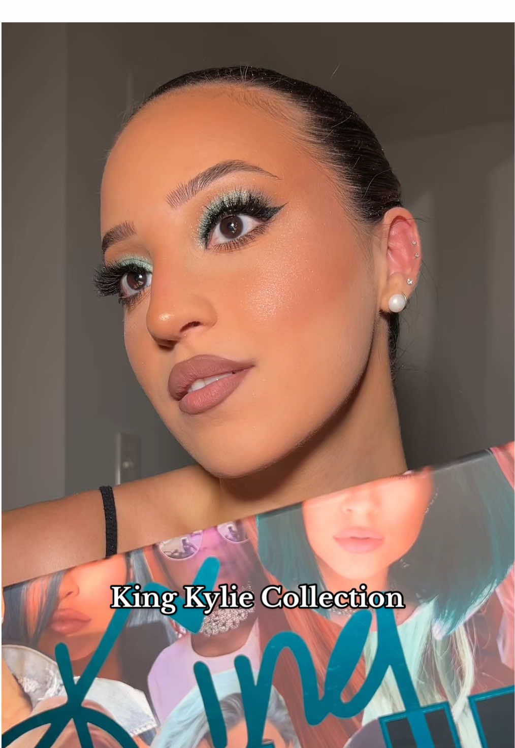 KING @Kylie Jenner 10 year Anniversary Collection 👑 @Kylie Cosmetics 🦋 #kingkylie #kyliecosmetics #2016makeup #fullglam #makeupreview 