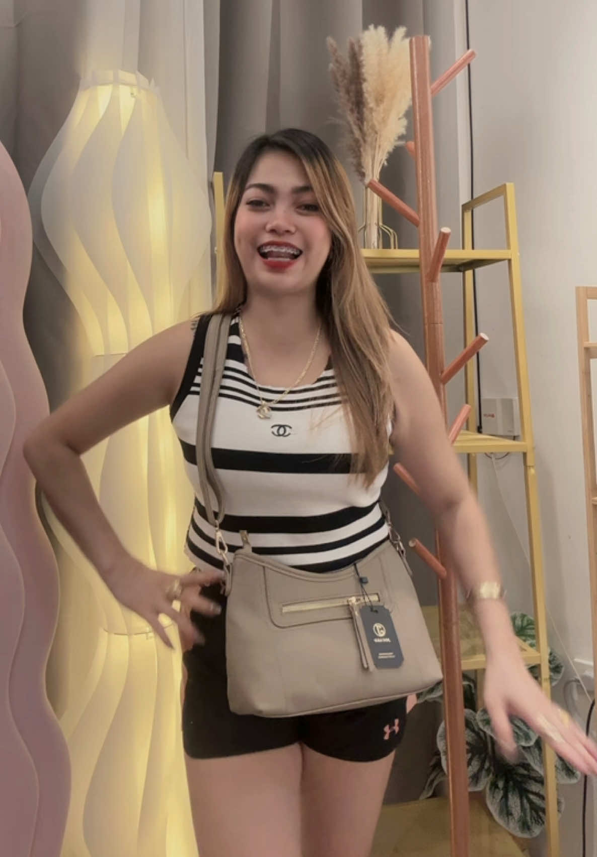 Naglalaro nnaman tlaga si jouako! Napaka ganda ;) #jouako#jouakobag  