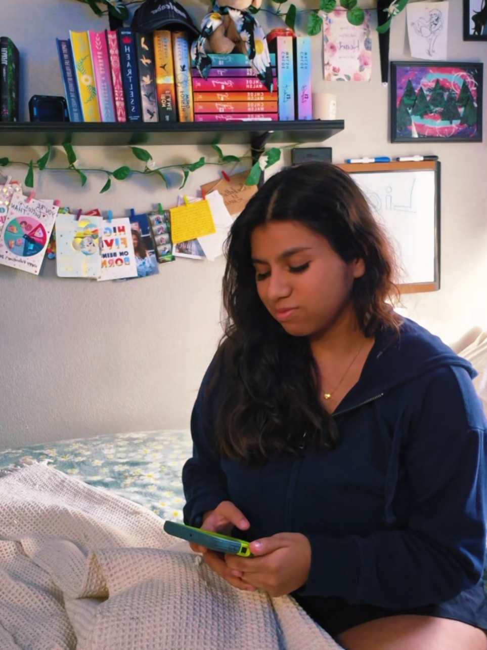 📚:Lights Out -Navessa Allen 4/5⭐️'s #lightsout #navessaallen #fyp #BookTok #booktoker 