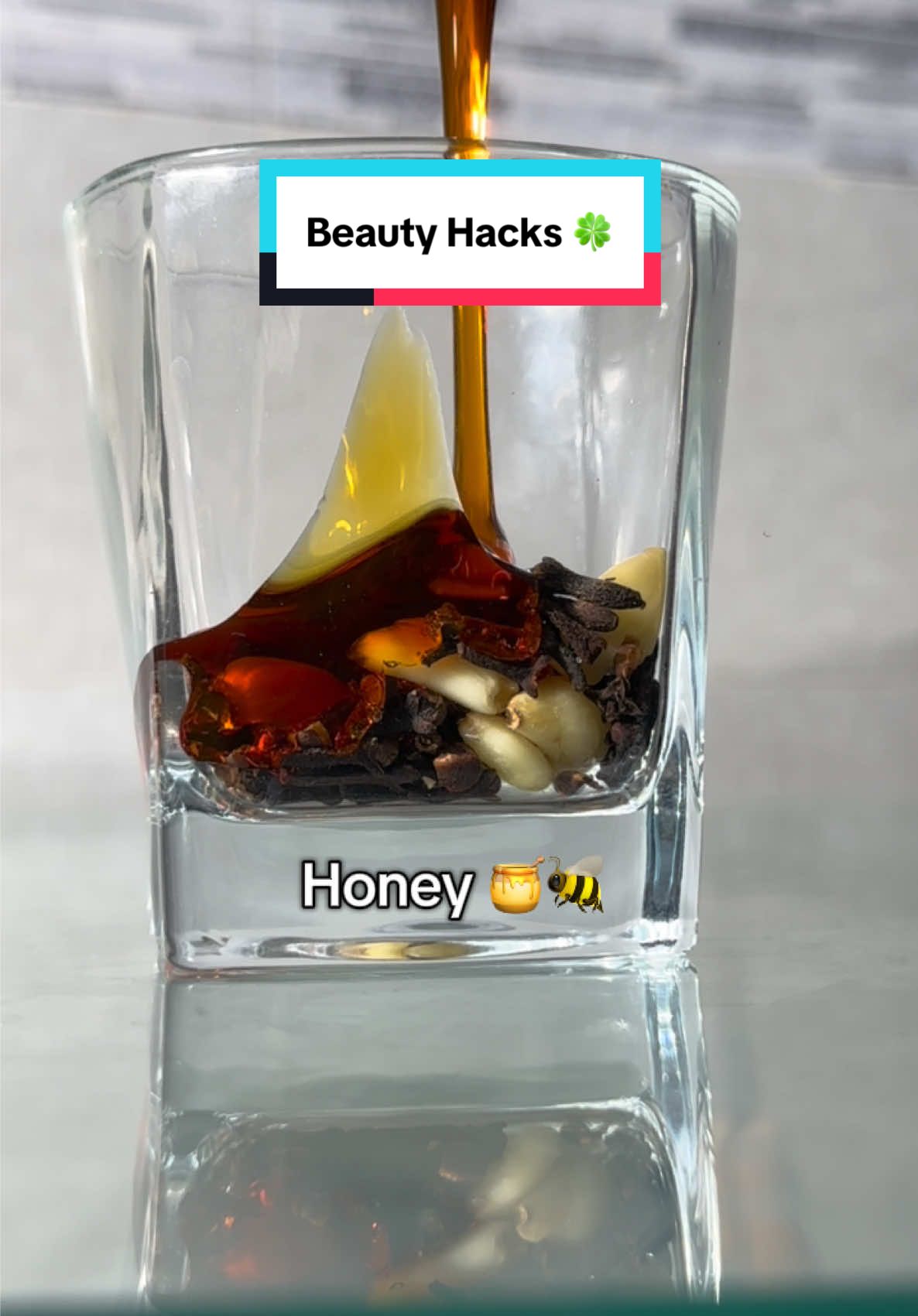 Clove is a powerful herb with various ways to utilize it 💕 For more healthy clove recipes and hacks , 🔗 click the link in my bio to get my detailed ebook , packed with info you’d not want to miss ! #skincare #naturalproducts #SelfCare #cloves #beautyhacks 