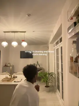 #brunomars #versaceonthefloor #relatable #fyp #ni_vw 