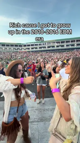 Growing up in the most epic era of music - 2010-2016 EDM music - is next level. Feel so rich and truly feel our generation have such unique and special memories that are timeless to these tunes - which is your favourite song from this era? 🥺❤️#edmtiktok #edm #progressivehouse #housemusic #electronicdancemusic 