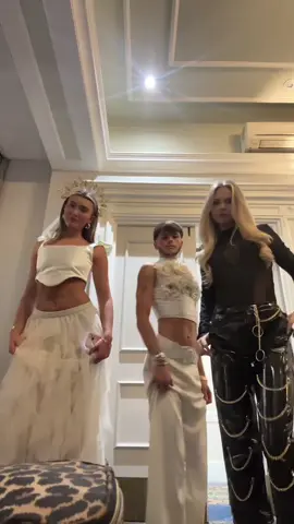 BTS 📸 @keianflynnxox  @xshania_pricex  - - - - - #fashionshow #fyp #foryoupage❤️❤️ #models #fashion 