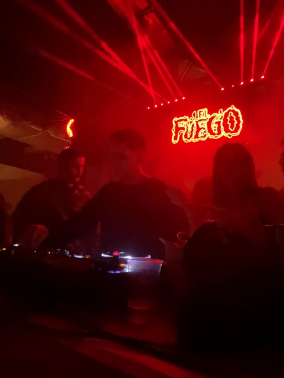 El Fuego 🔥 AINA TUNIS 🍻 #وينك_بعد_نص_الليل #winek_baad_nos_lile #تونس_المغرب_الجزائر #tunisia #gammarth 