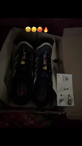 Biar lebih semangat 😩 #sepatu #salomon #keren  . . . . . #fotolive #fyp 