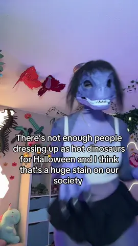 Do what needs to be done!  #cosplay #cursedcosplay #blackcosplayer #halloween #ddinosaurwithdoubleds 