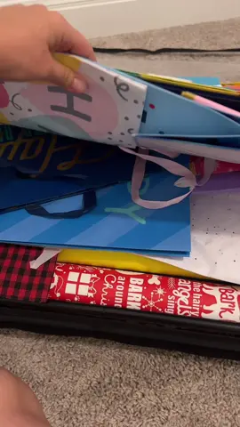 #paentsoftiktok #momlife #birthdayparty #presentsideas 