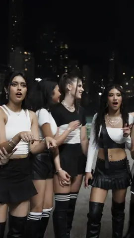 ALERTA SPOILER! 👀 Através do recente  vídeo do Now United, podemos ver um spoiler dos looks das meninas para o videoclipe de Giddy Up (provavelmente). Ansiosos? 🤍#savannah #giddyup #savannahclarke #nowunited #fyp   