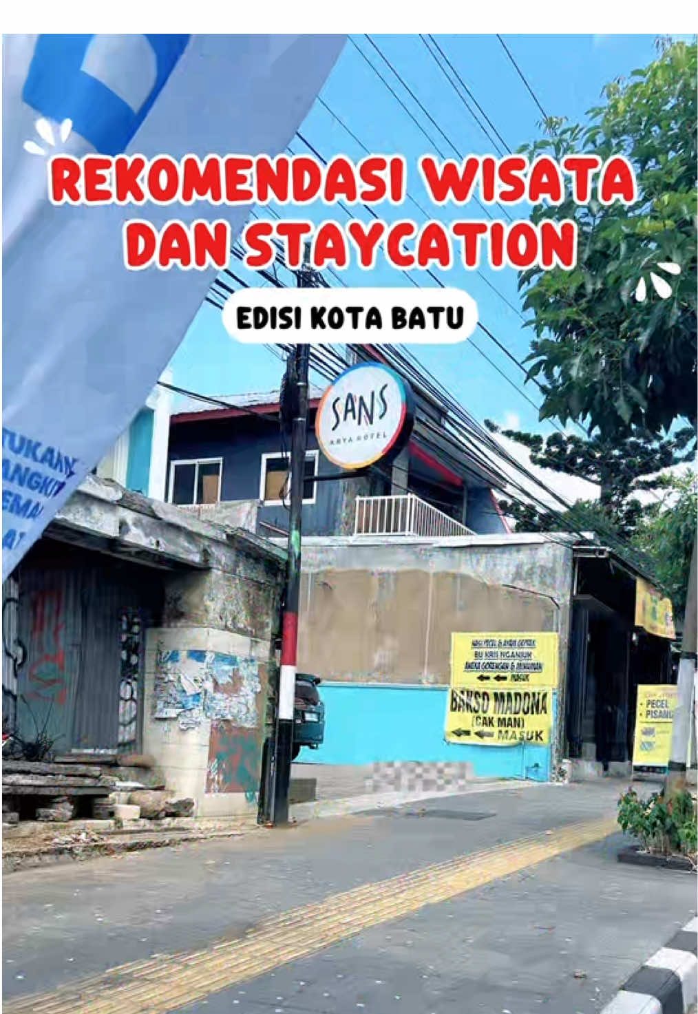 Pertama kali jadi Solo Travellers ternyata se seru itu loh 😍😍 Dan karena aku pengen wisata yang lebih menantang dan ekstrim, jadi aku pilih Paralayang sebagai tujuanku ke Batu, dan ternyata benar-benar se seru itu loh 🥹🥹 Tapi yang lebih penting bagiku sebagai pemula solo travelling adalah penginapan sih. Dan beruntungnya aku dapet penginapan yang gak serem dan estetik ini dengan harga cuma 100rb an aja loh kalau beli di apk RedDoorz 🥰🤍✨ Dengan amenities dan fasilitas yang diterima bener-bener wort it bangett dan lokasi nya strategis cuma 10 menit ke Paralayang dan 5 menit ke Alun-Alun Batu ✨ @RedDoorz Indonesia  #REDTRAVELERS #BerkeSANS #explorebatu #fyp #foryoupage 