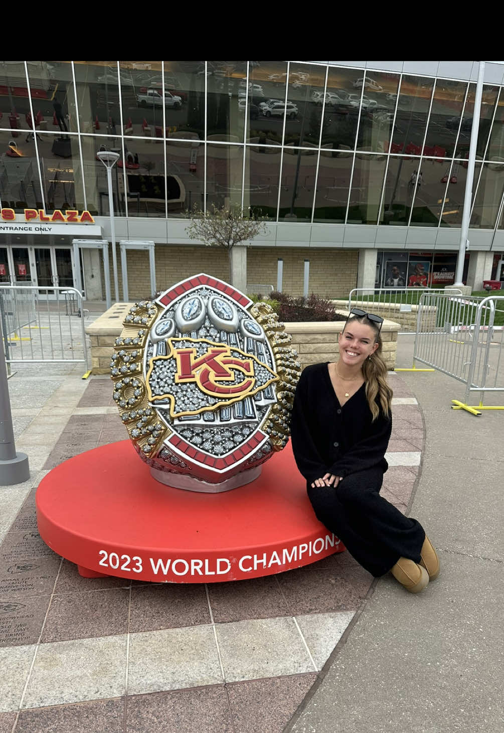 no one I’ve told is NEARLY as excited about this as I am #kansascitychiefs #taylorswift #mommakelce #traviskelce #jasonkelce 