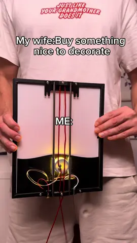 My wife wanted me to buy something to decorate and she loves sunsets and she loves sunsets and this painting simulates it🌅#sunset #sunrise #frame #decoration #sunsetlamp 