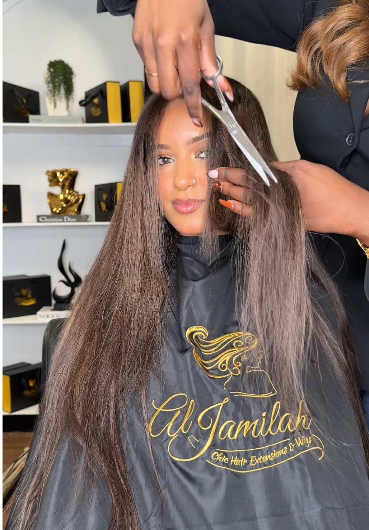 Say goodbye to messy glue, long installs, and hairline damage ❌ Our glue-less wigs come 100% ready to wear out of the box ! hassle-free, ✅ Put it on , step out & exude confidence with the best quality on the market ✨💋 Details : CHANARY Dark ash brown with ash/ neutral blonde baby lights  Glueless HD 5x5 closure  450 grams  RAW Cambodian slight wave  26” #gluelesswig  #gluelesswiginstall #gluelesswigmaker #gluelessclosure #gluelessclosurewig                  