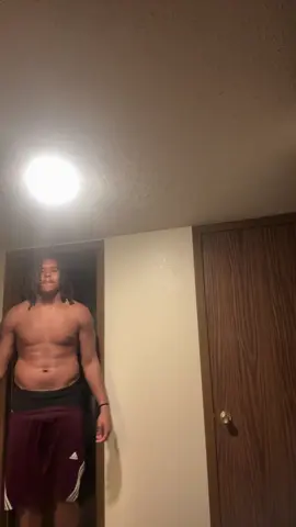 Yaw see my fat 6 pack 