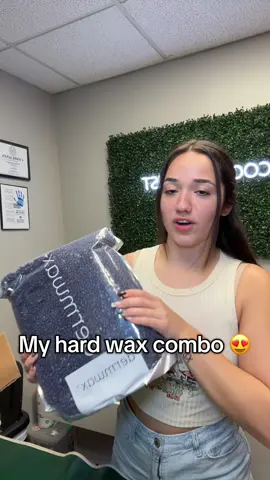 This has been my go to hard wax time and time again. I always come back to this even after trying dozens of hard waxes over the years!  If you want to learn how to incorporate soft and hard wax into your Brazilian waxes make sure to click the link in my bio for my online trainings 🔗 @SpaOrder  #hardwax #brazilianwaxspecialist #besthardwax #brazilianwaxer #brazilianwaxtraining 