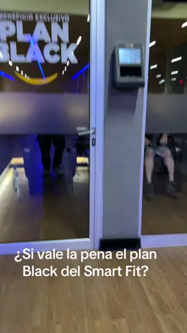 ¿Qué dicen ustedes? Todo bien hasta que se paga la anualidad  con ese plan JAJAJA #smartfit #sv #elsalvador🇸🇻 #gym #money 